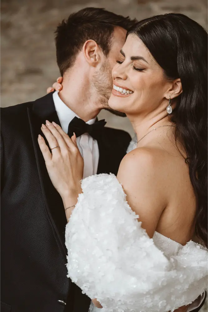 Gut Ostenwalde Hochzeit Brautpaar verliebt