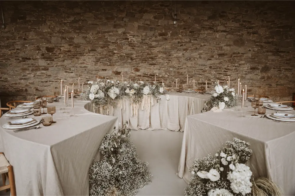 Gut Ostenwalde Hochzeit Tischdenko gesamt