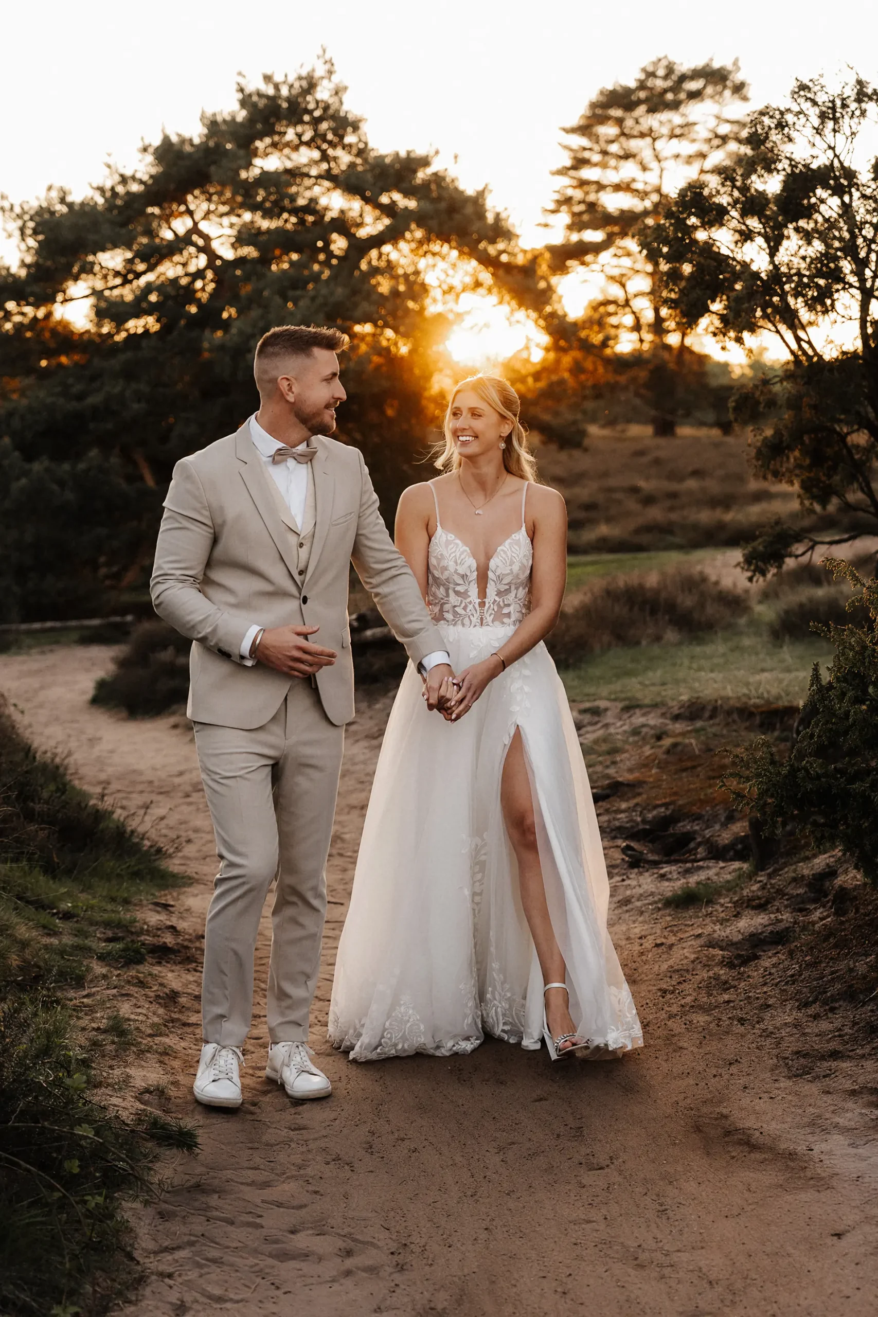 Hochzeitsfotograf Osnabrueck Sonnenuntergang mit Braut und Bräutigam